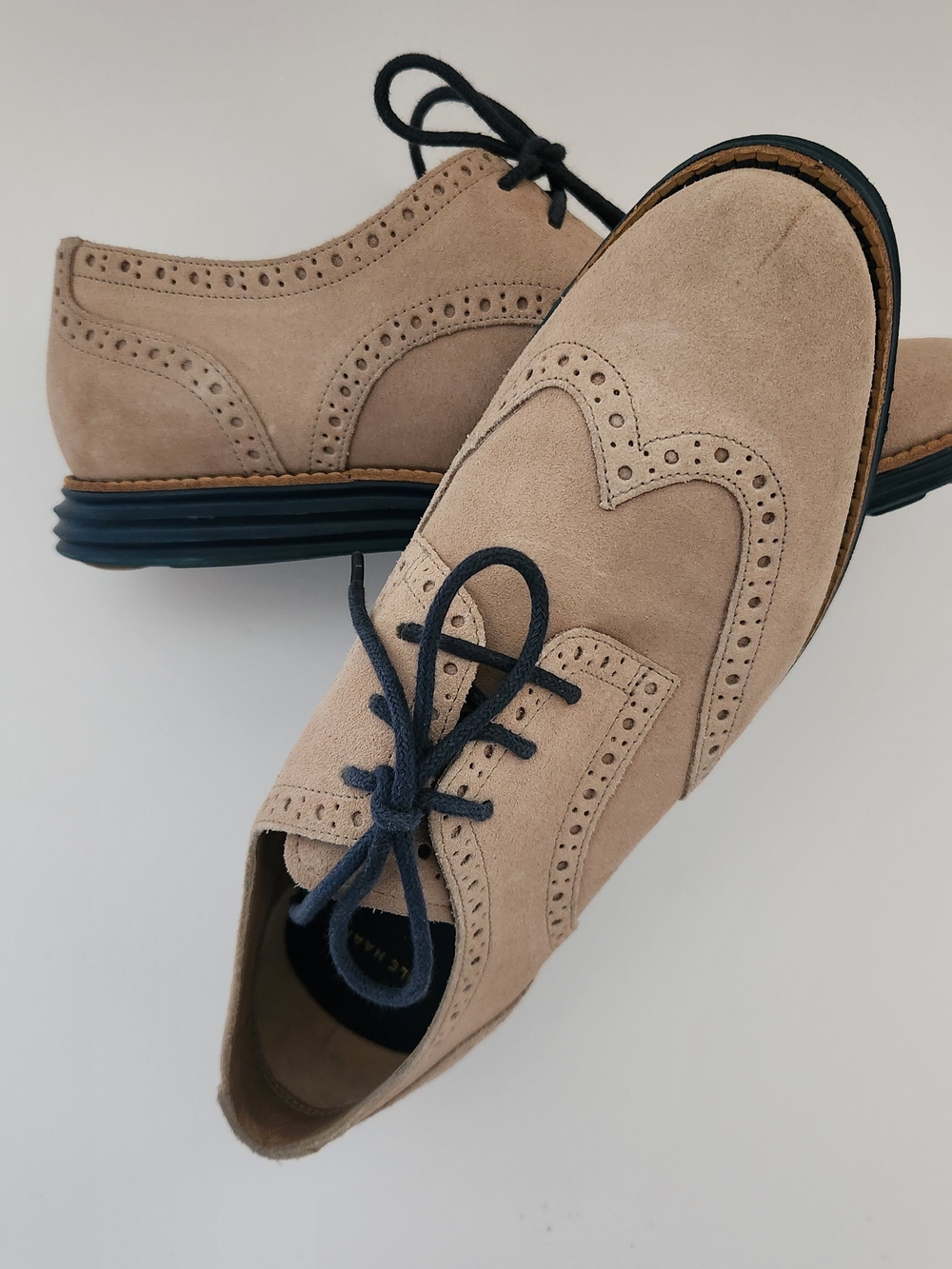 Cole Haan Lunargrand Women's tan suede leather shoes blue laces size 8 B E02